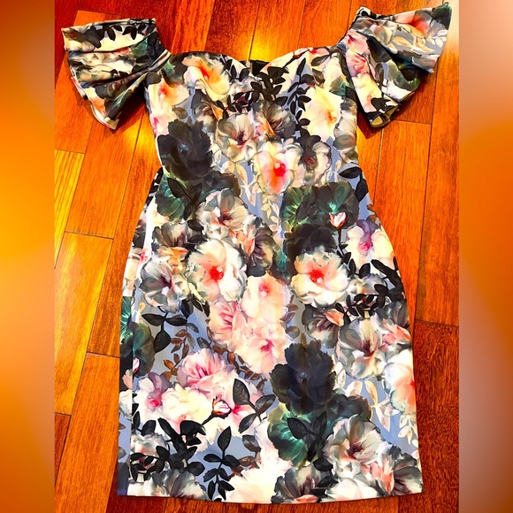Badgley Mischka Dresses & Skirts - Badgley Mischka corset, floral, knee length, off shoulder dress.
